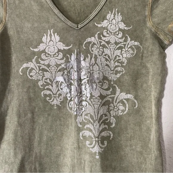 Y2K 2000s Grunge One World Fitted Shirt Women’s L Green Graphic Print Faded Soft - Picture 6 of 13